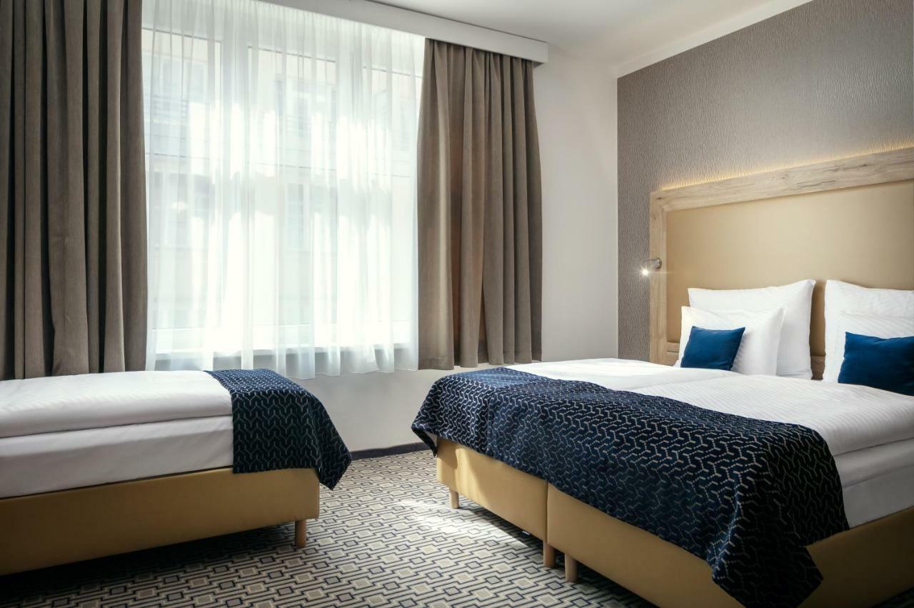 Astoria Hotel 4*