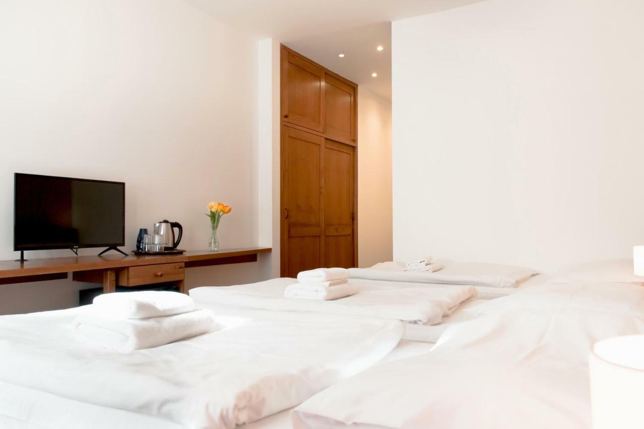 Otel Karlin 3*