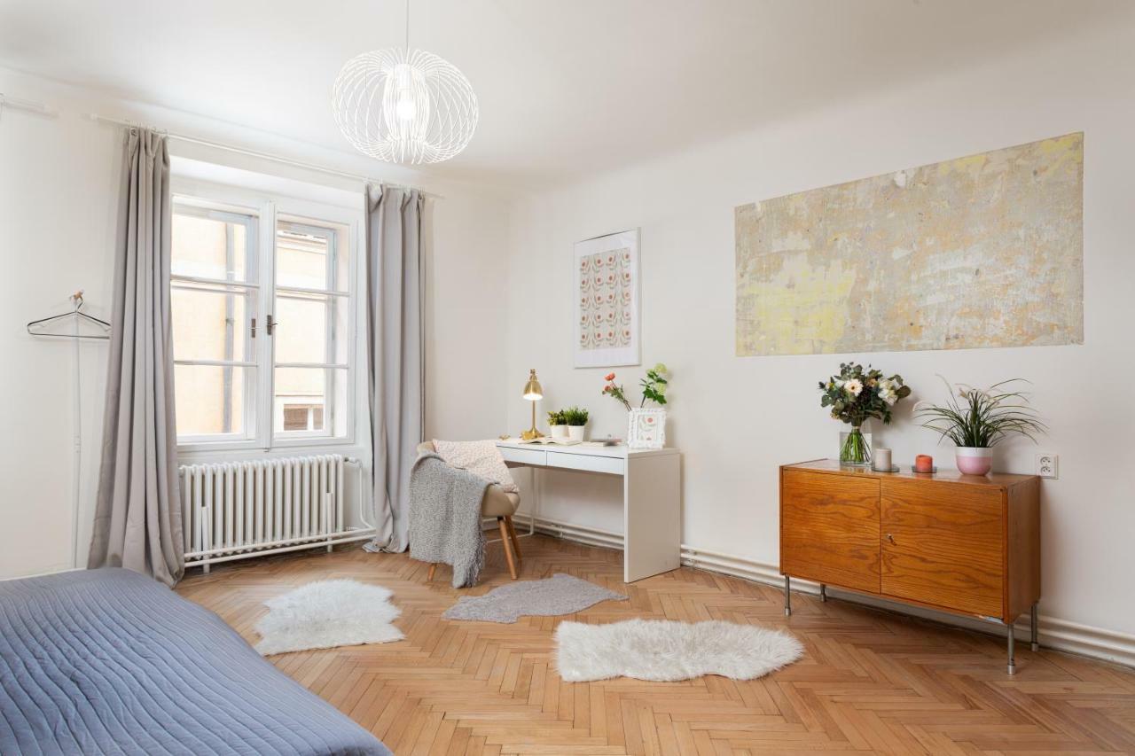 Old Town Square Michalska Apartment