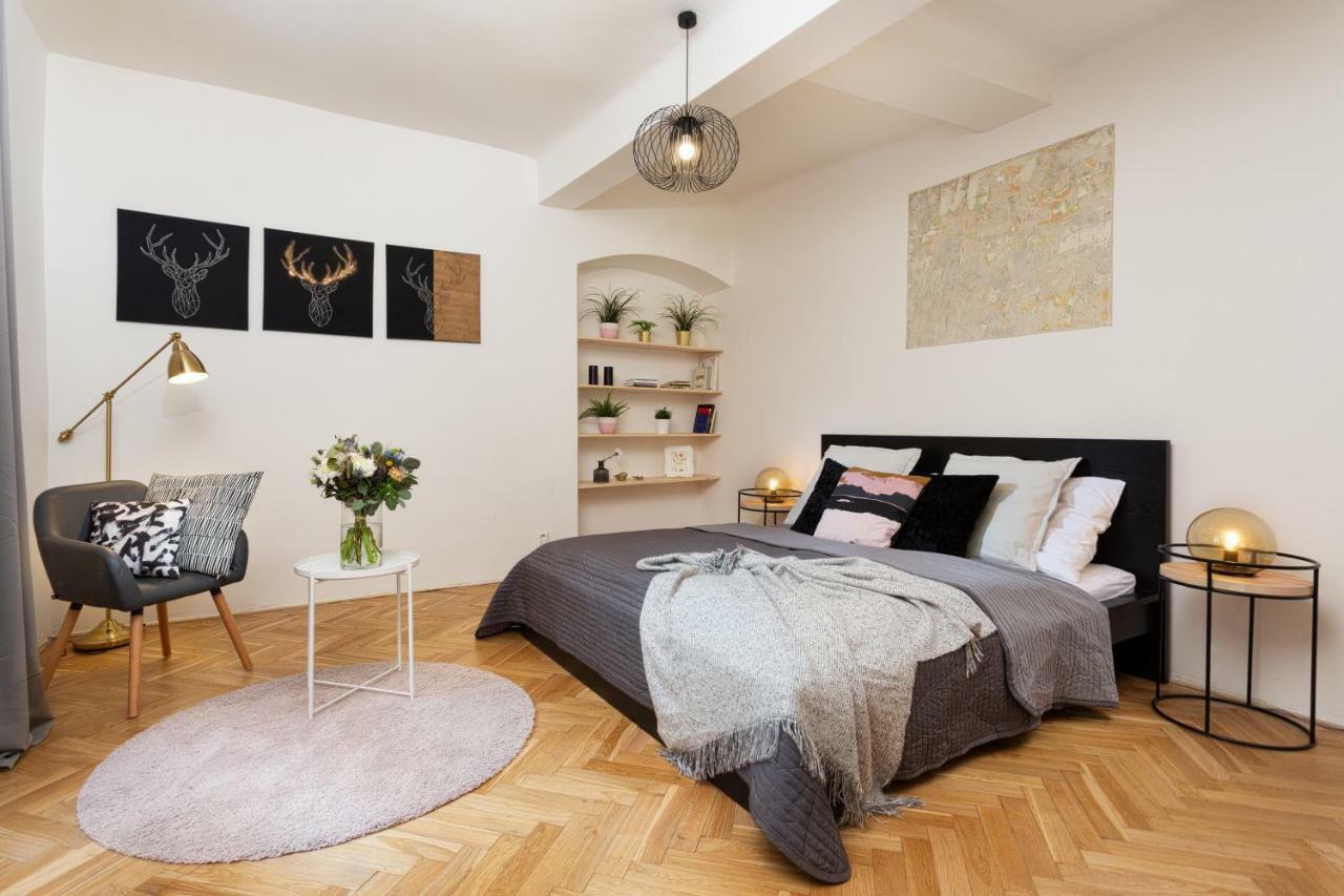 Old Town Square Michalska Apartment *