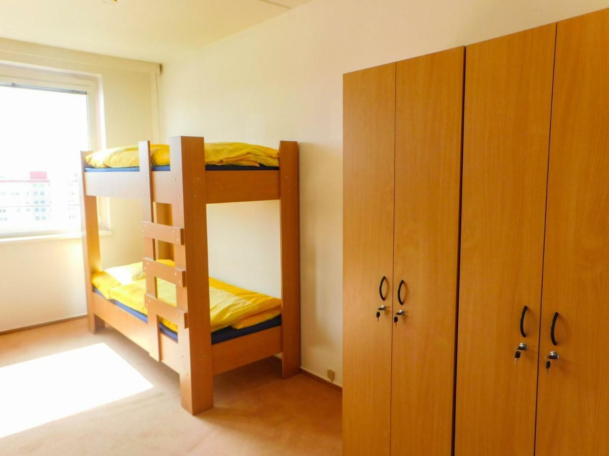 Hostel Km House Cerny Most *