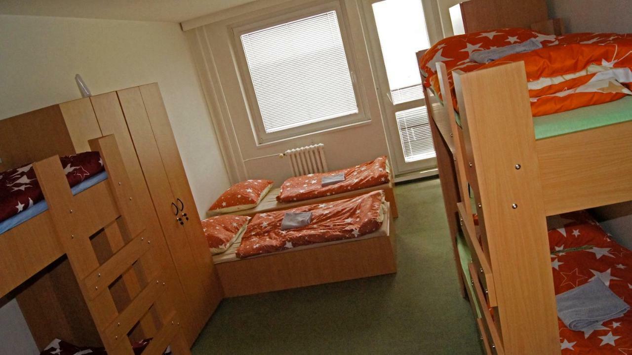 Km House Cerny Most Hostel *