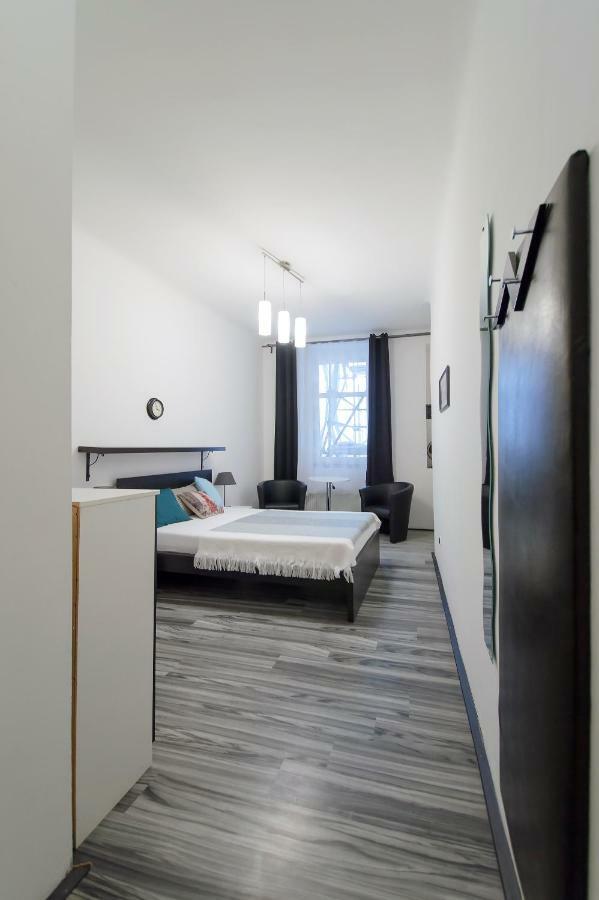 Modern Skolska 20 Apartment Prague