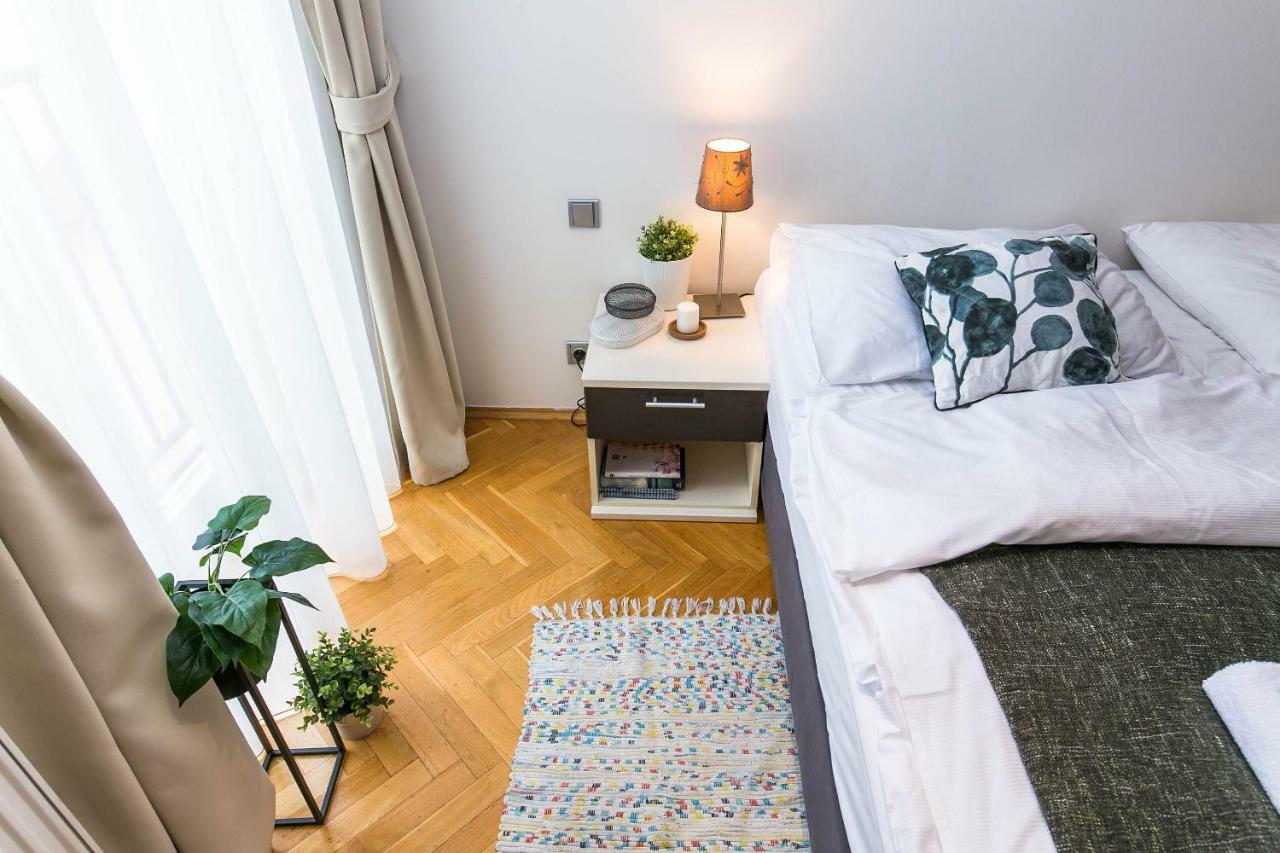 Art Ii Apartment *