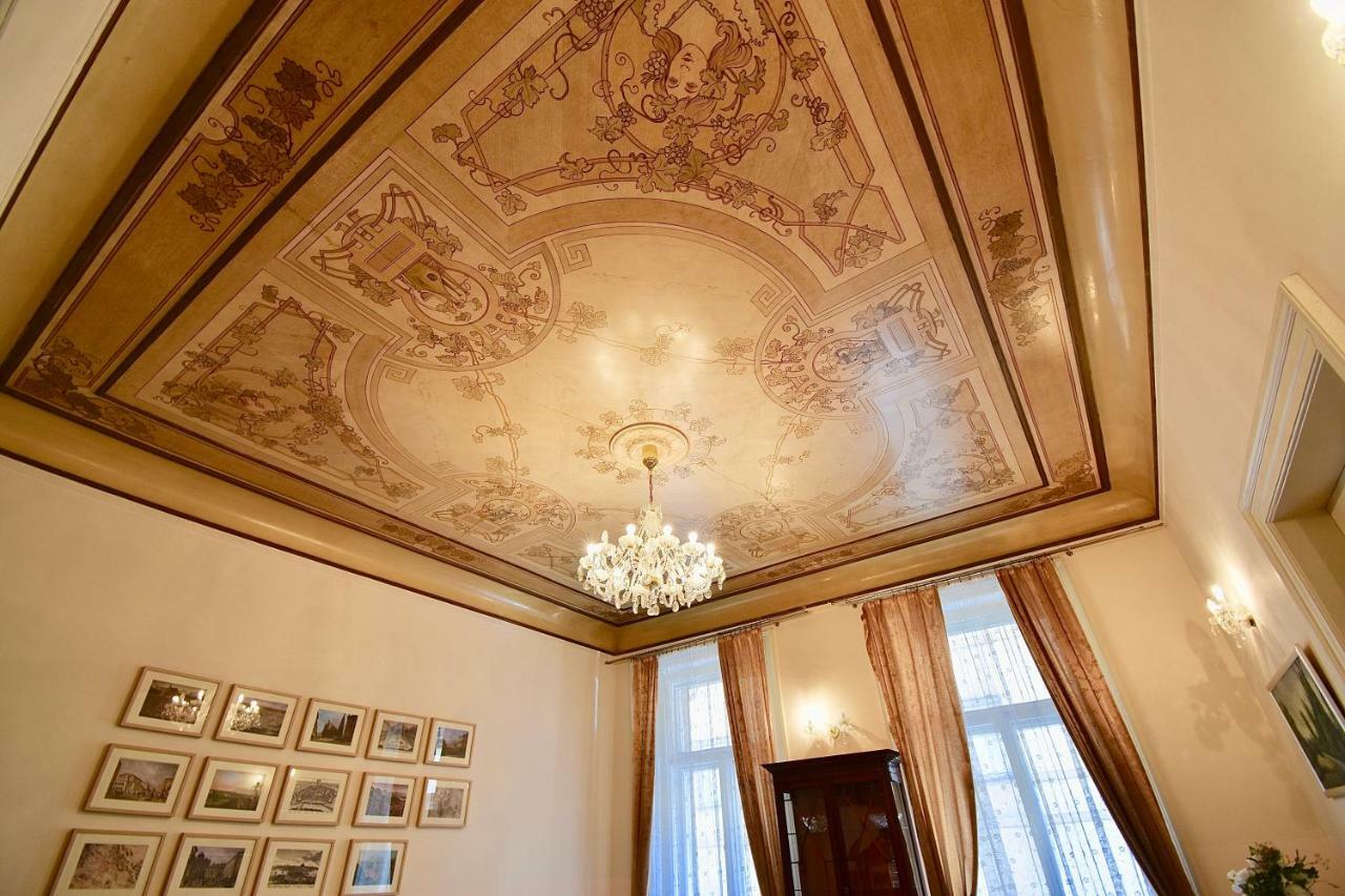 Stunning Charles Bridge Apartment Apartment *