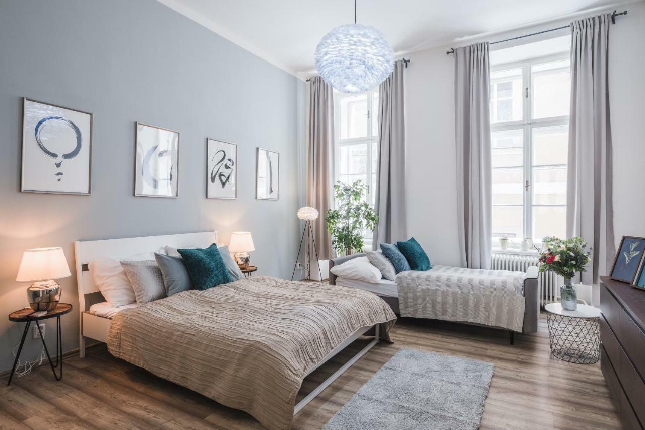 Old Town Square Michalska Apartment