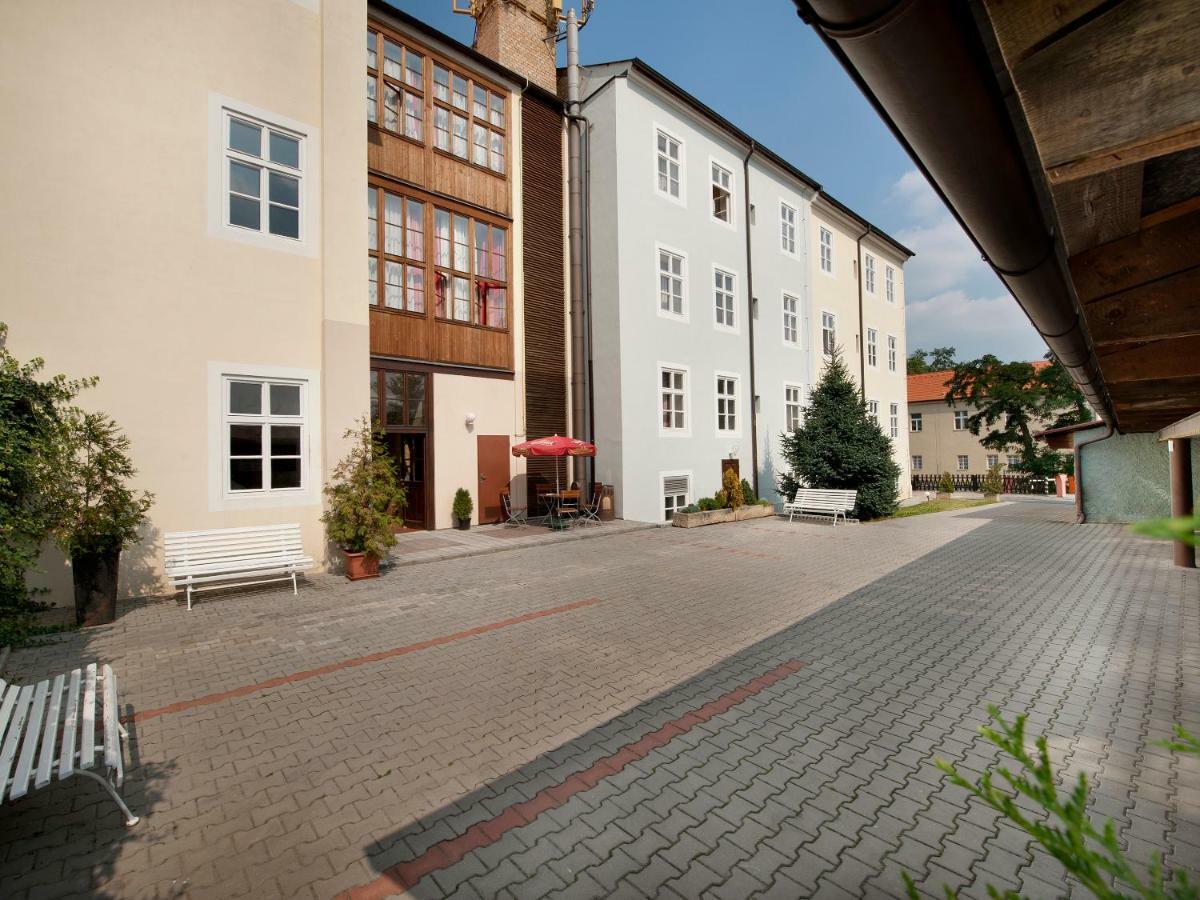 Hotel Ea Jeleni Dvur Castle 3*