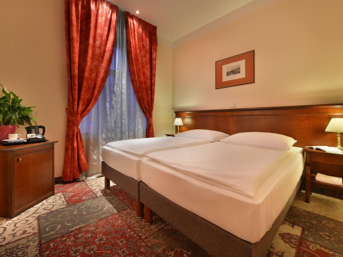 Hotel Ea Jeleni Dvur Castle