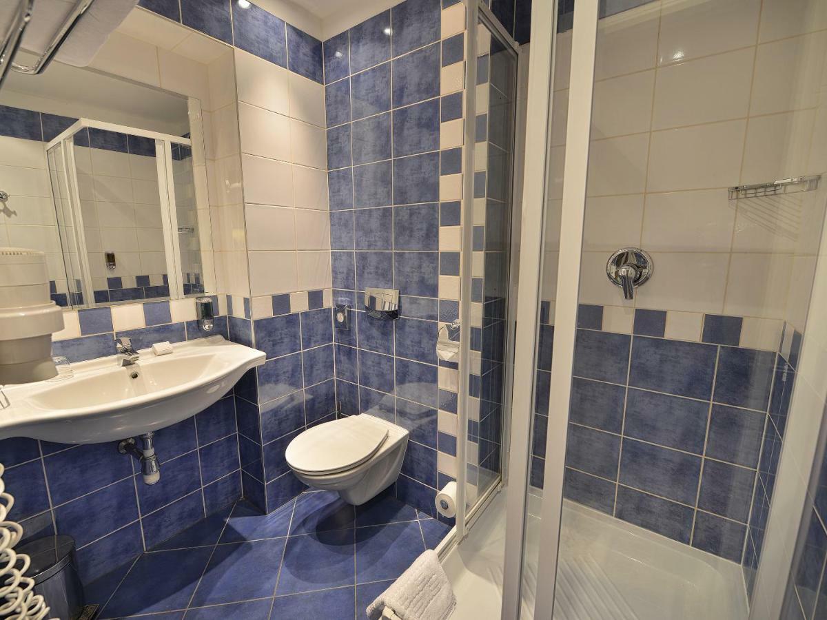 Hotel Ea Jeleni Dvur Castle 3*
