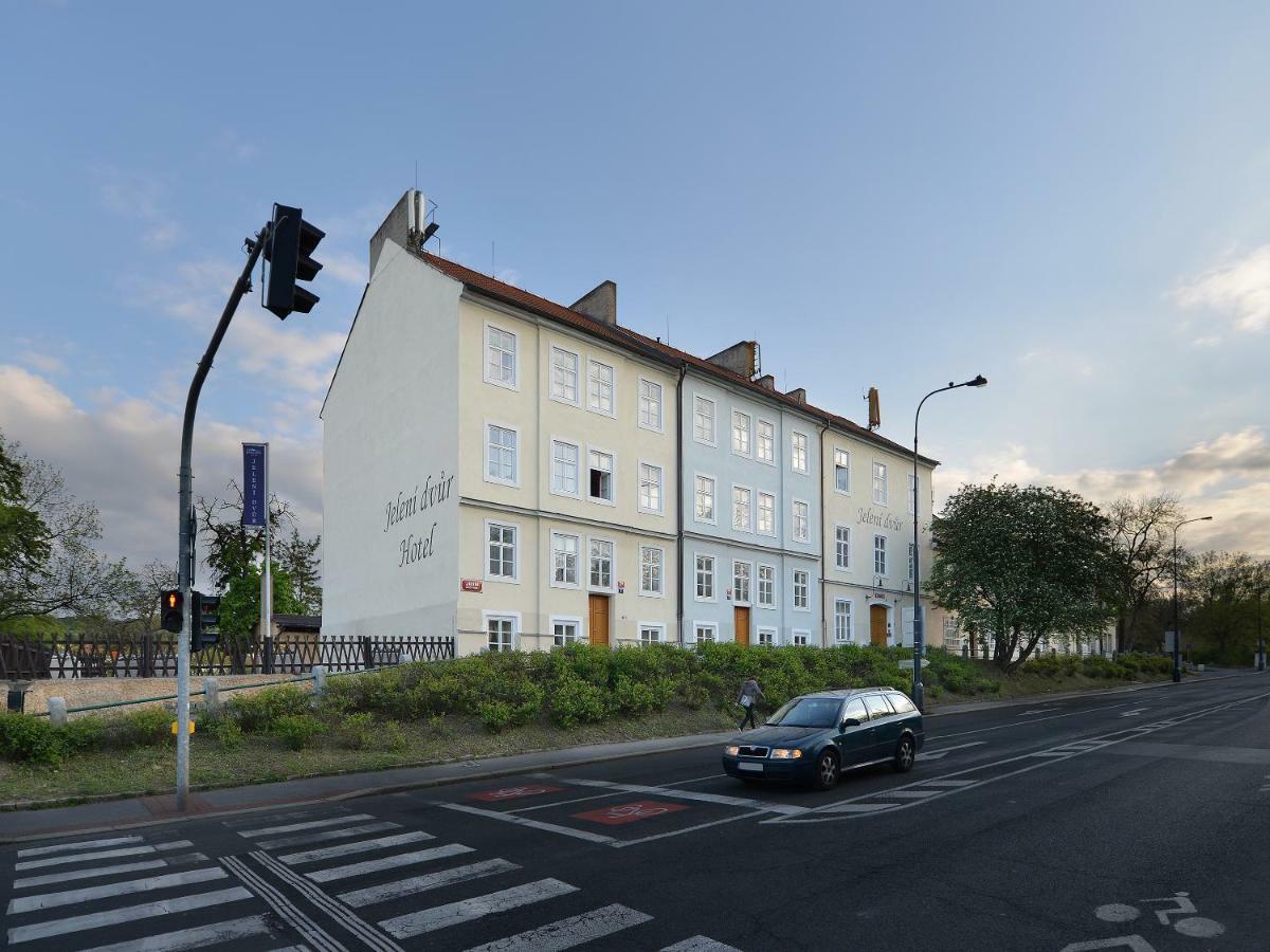 Hotel Ea Jeleni Dvur Castle