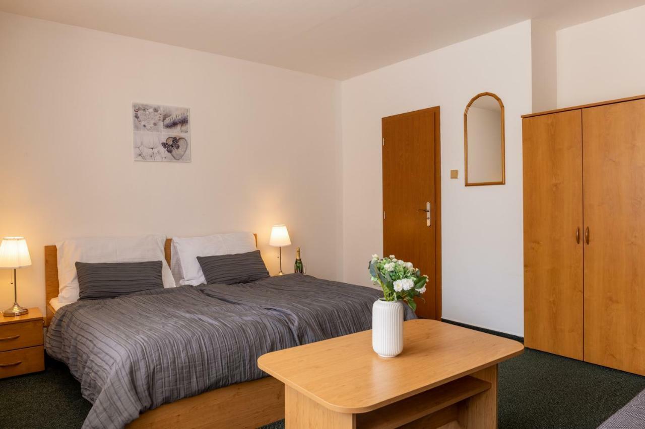 Kanarek Hotel