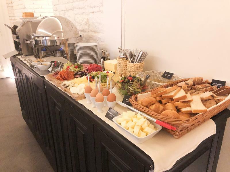 Limehome Halkova Aparthotel 4*