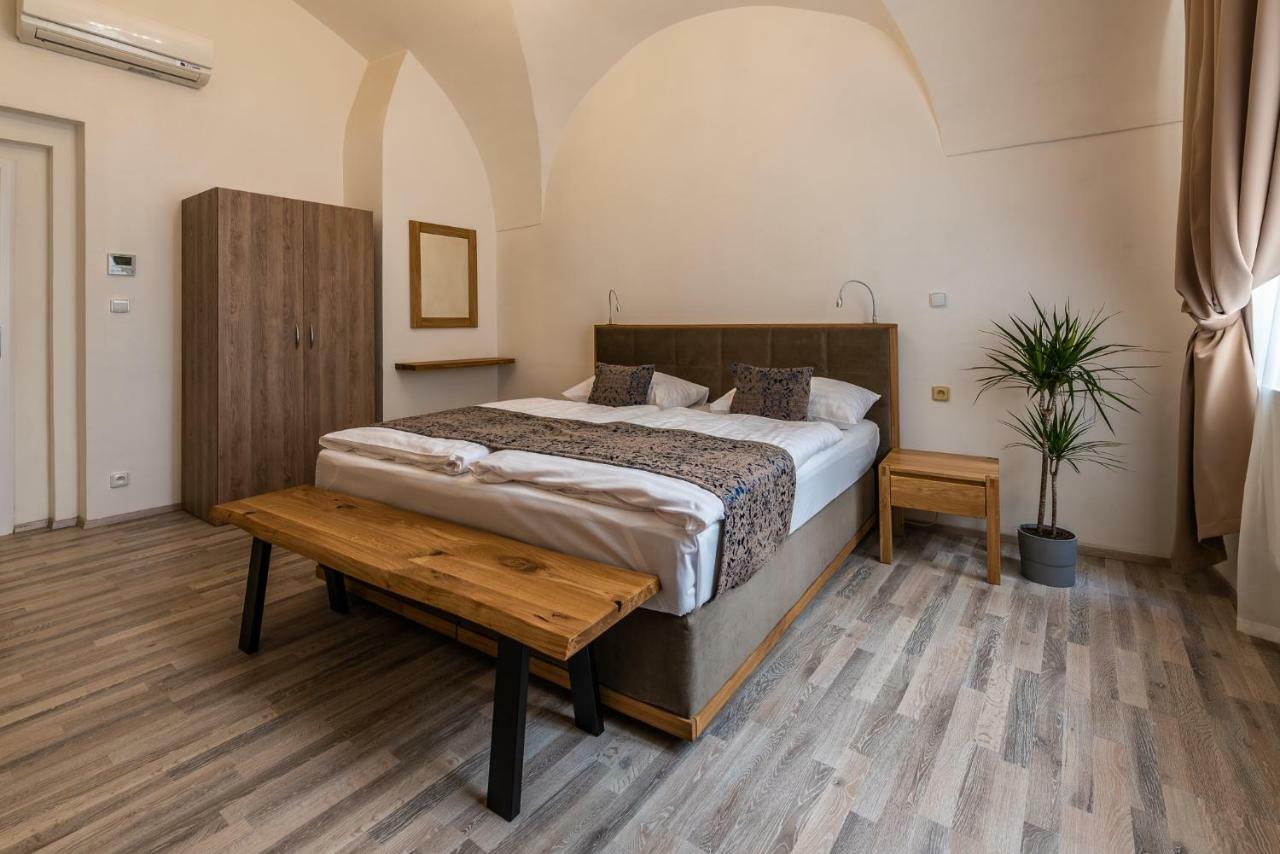 Aparthotel Karlova - Mostecka 10 St Depandance Prague