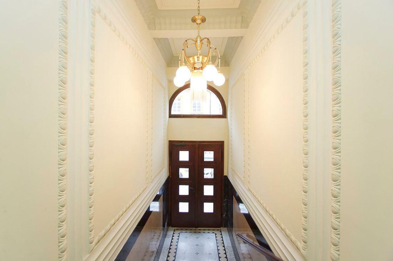 Daire Spacious Elegance In The Heart Of Old Town