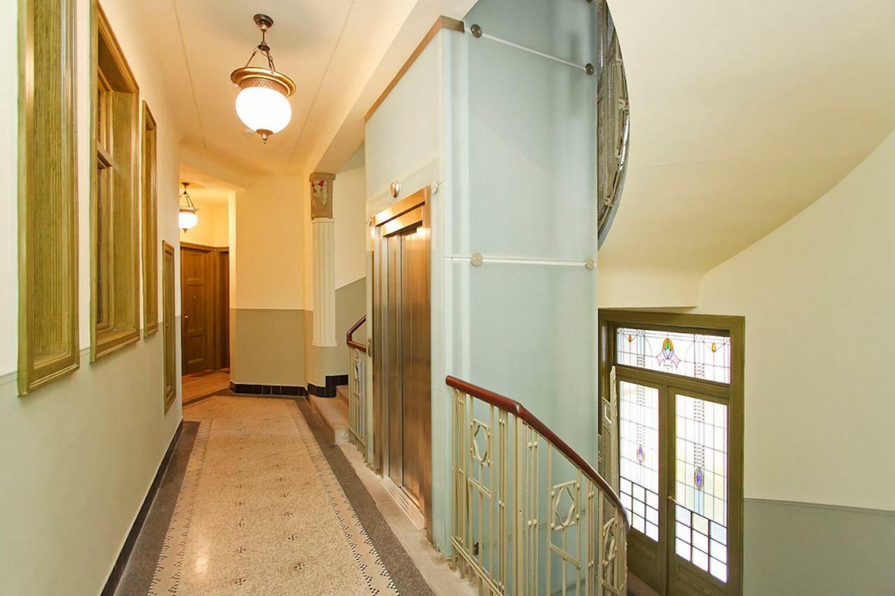 Daire Spacious Elegance In The Heart Of Old Town *