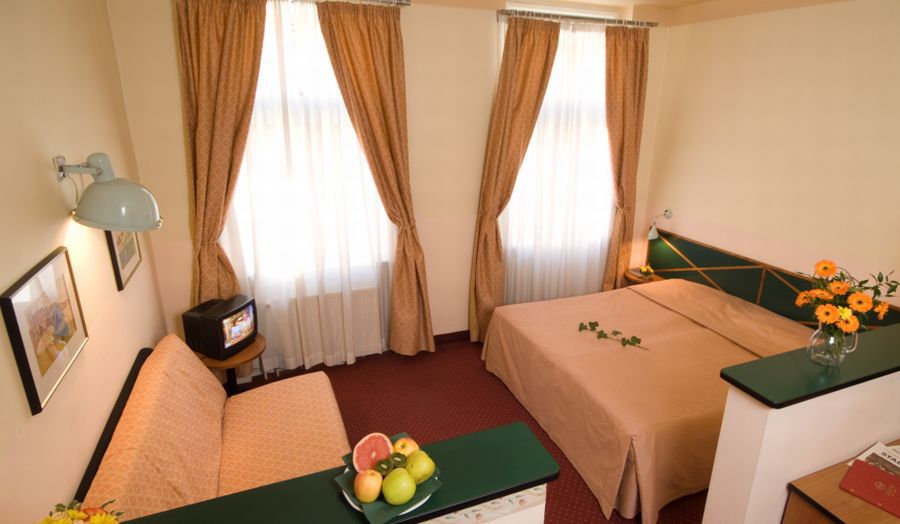 Mala Strana Otel