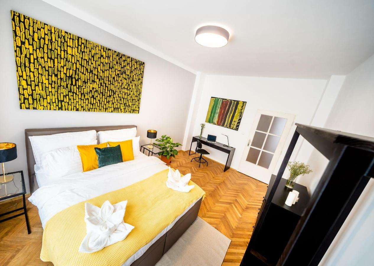 Michal&michael's Daire Prag