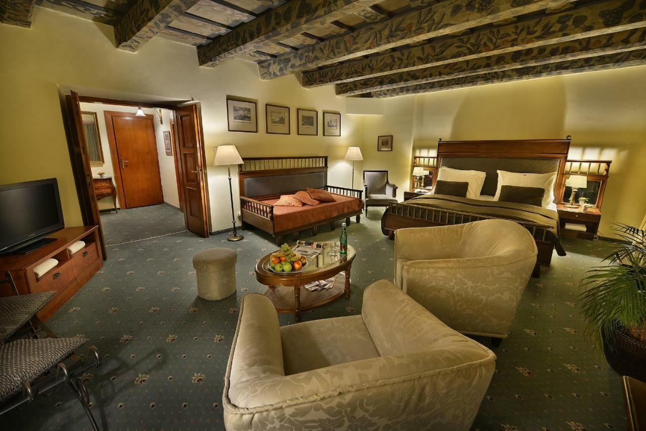 Hotel U 3 Pstrosu Prague