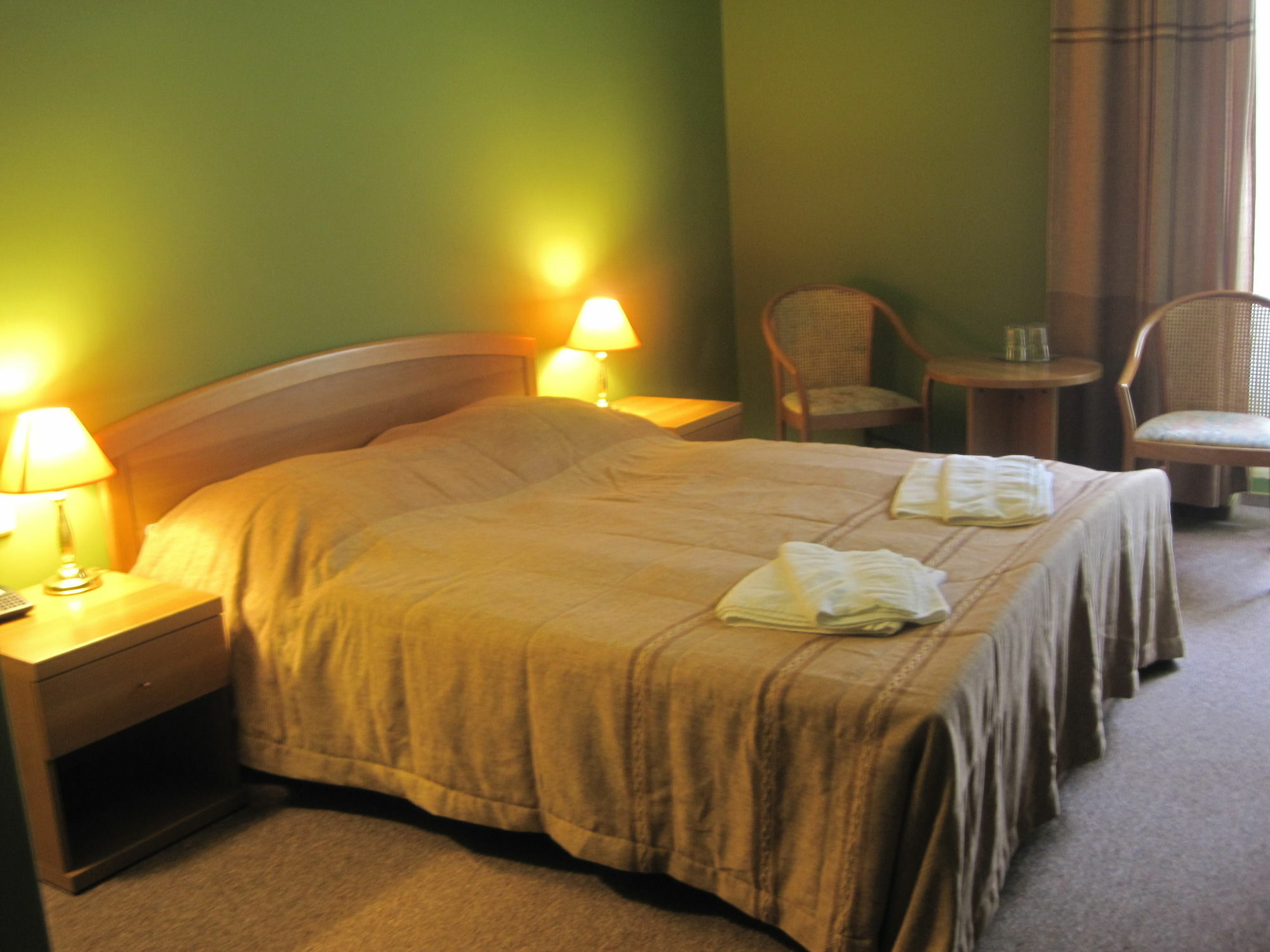 Hotel Abri 3*