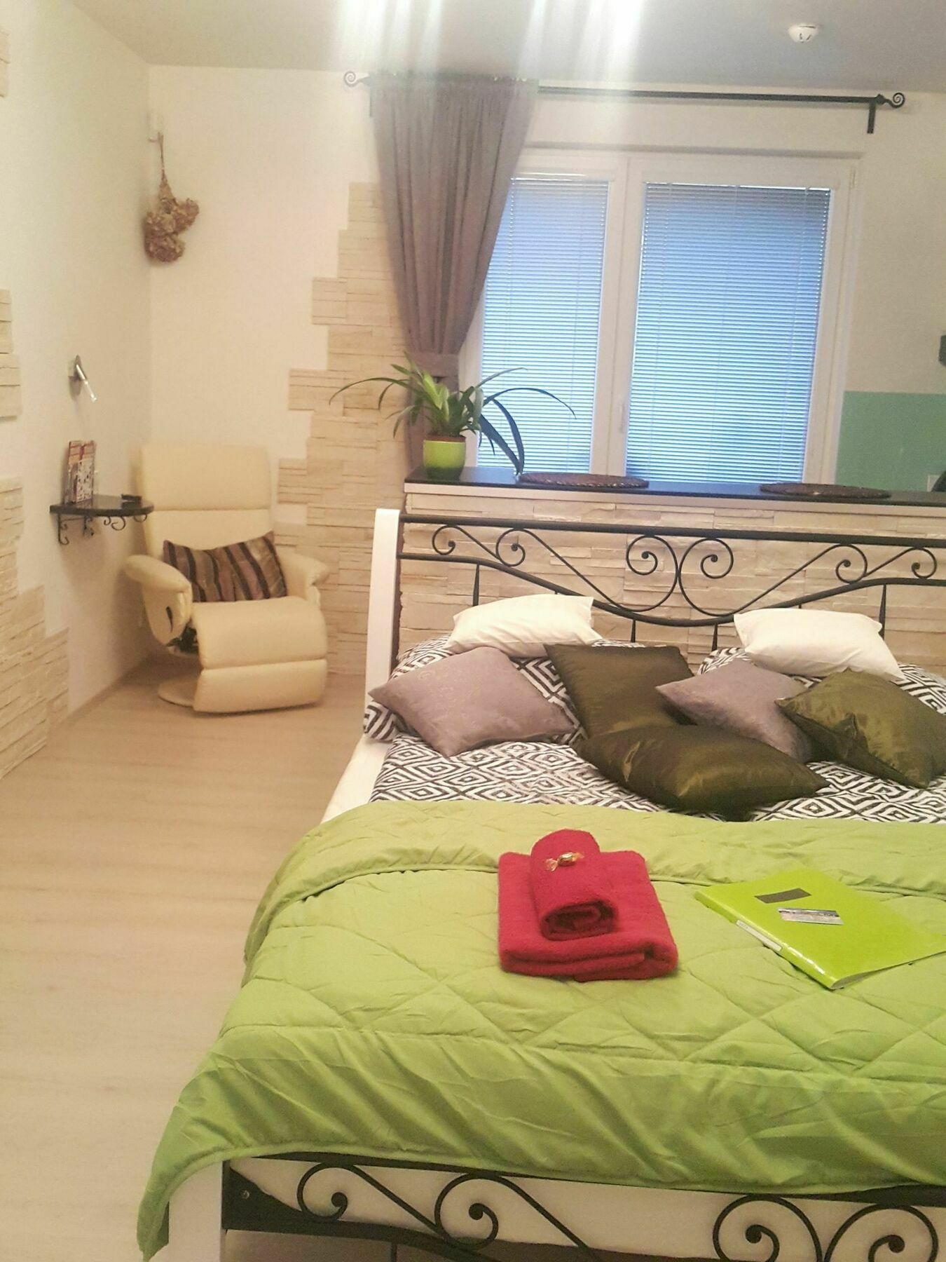 Apartment Bastien Near Airport Prague