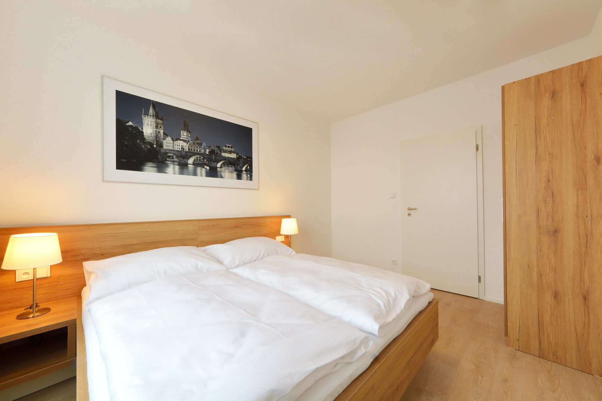 Citywest Apartment *