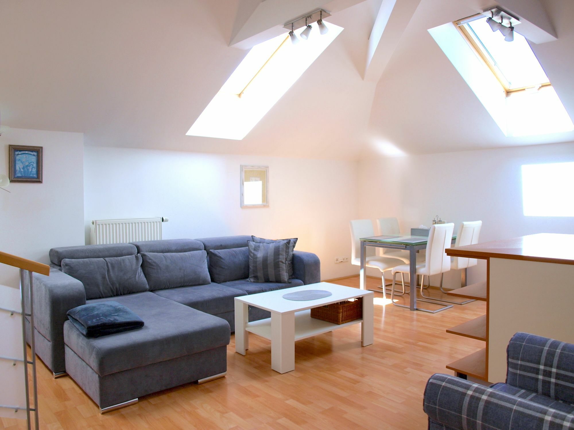 Center Apartment *