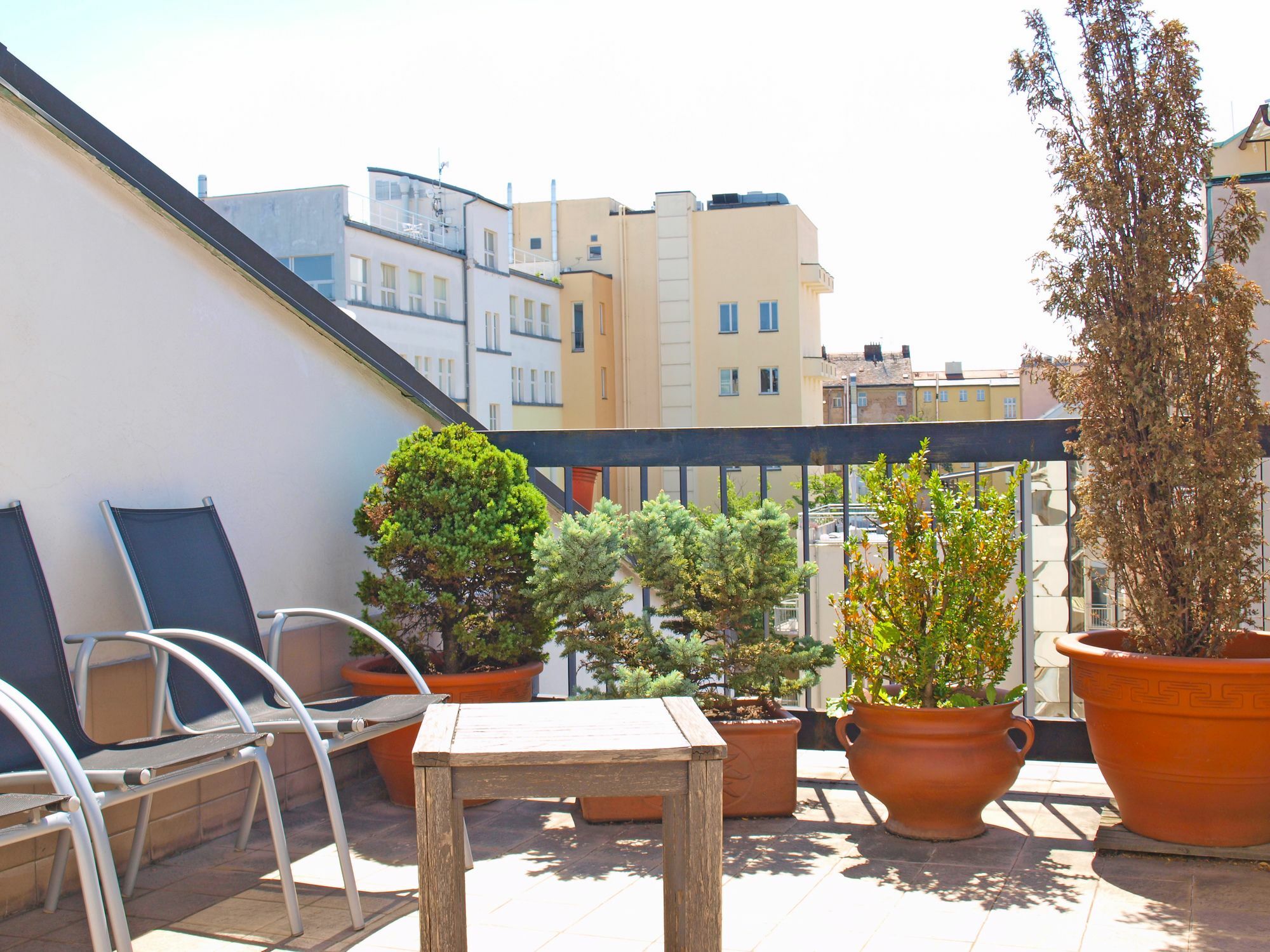 Apartment Center *