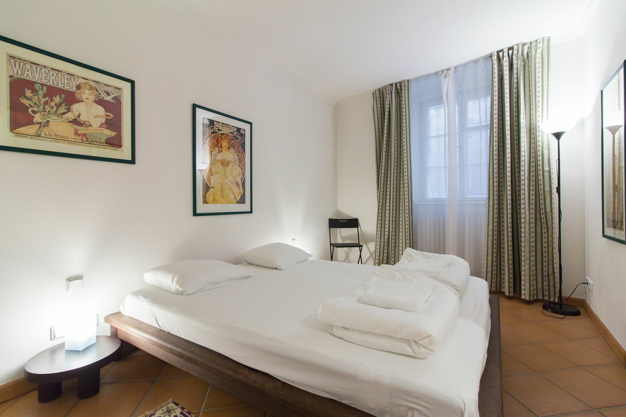 Attic Hroznova - Charles Bridge Apartment
