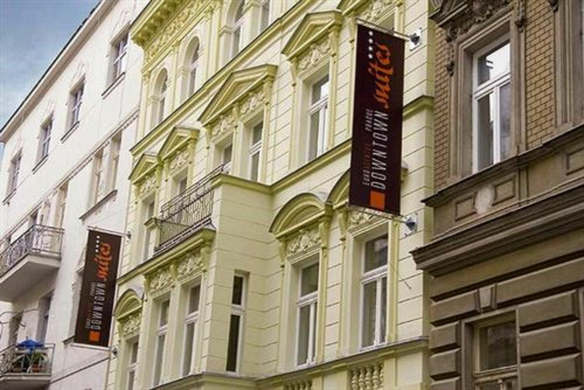 Downtown Kodanska Apart Otel 4*