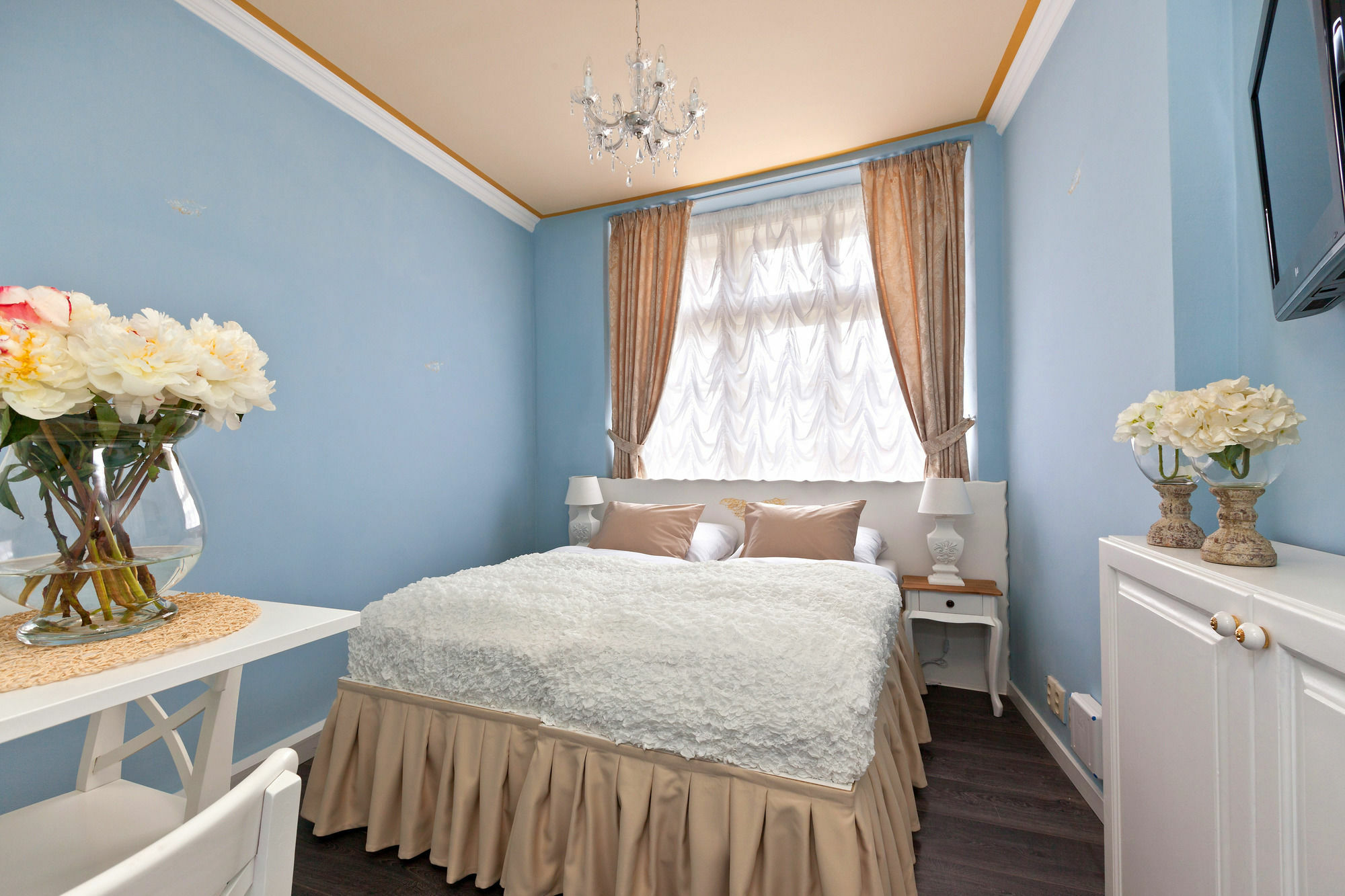 Cathedral Aparthotel