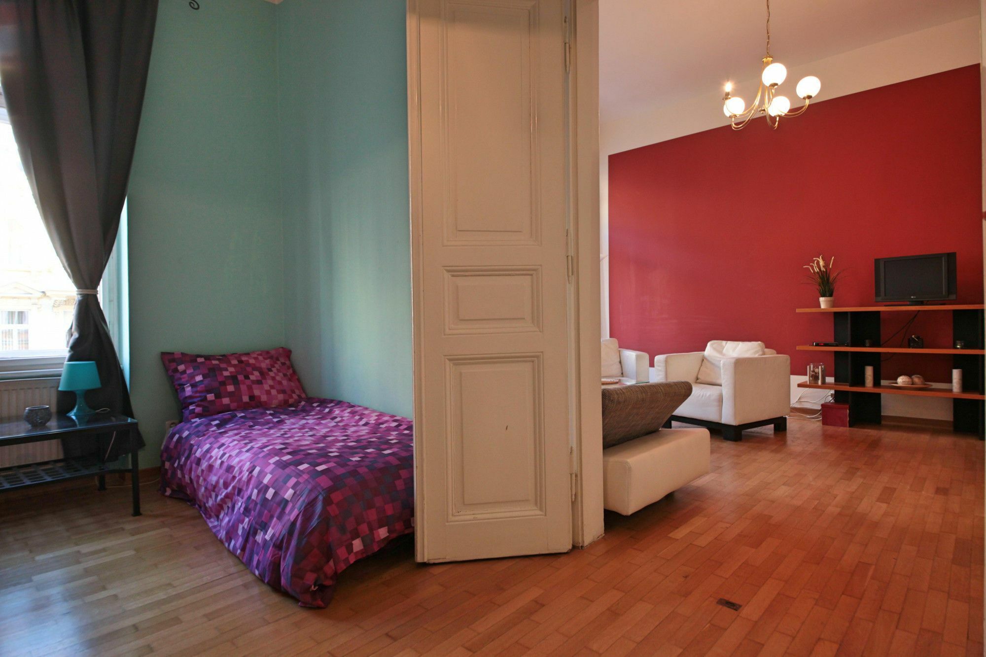 Tyrsova Flat *