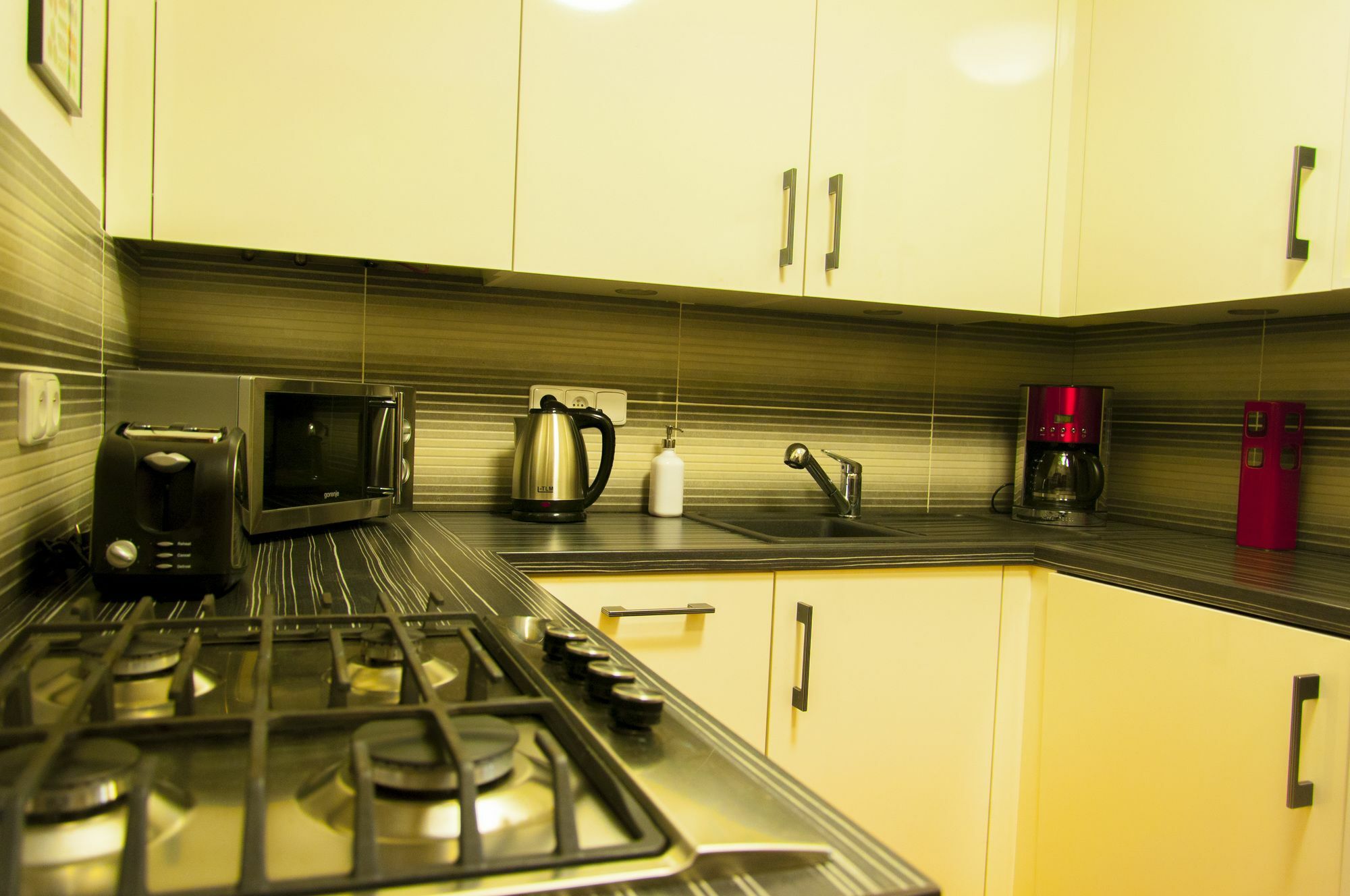 Cherry Charm Apartment