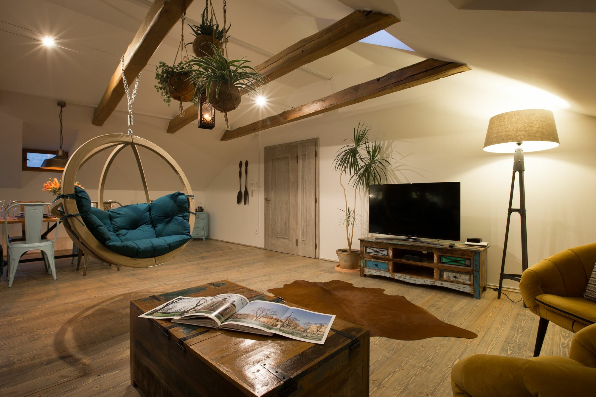 Appartement Gigantic Boho Chic 3 Bedroom 3 Bathroom Loft With Hanging Chair