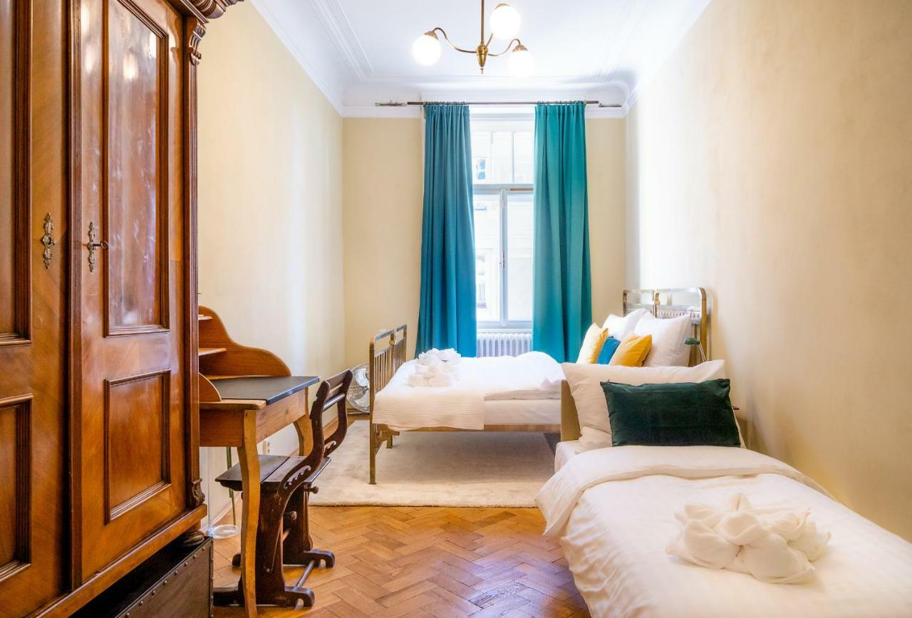 Luxurious Kafka Family In Old Town