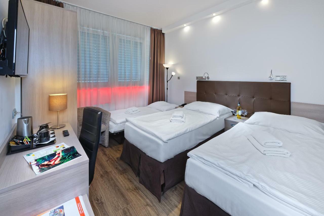 Hotel Aura Design & Garden Pool 3*