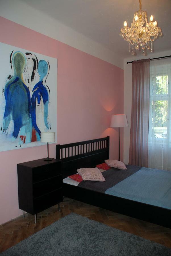 Atelier 12 Guest house *