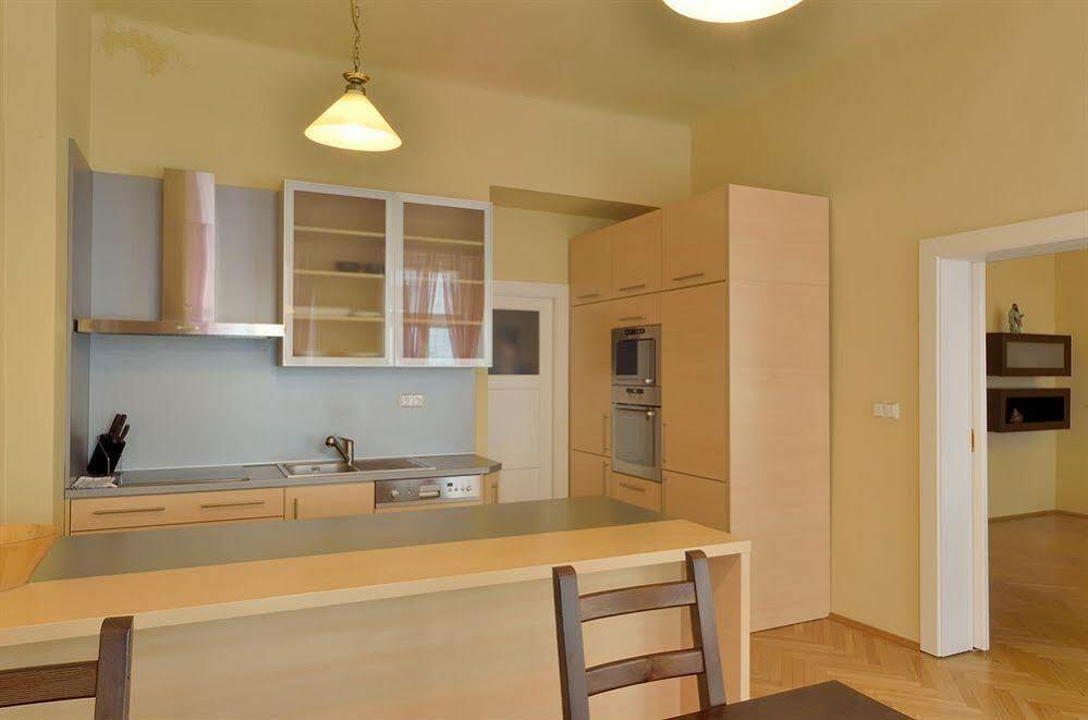 Downtown Kodanska Aparthotel Prague