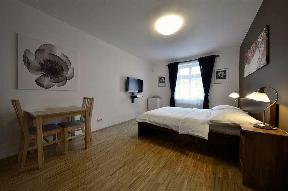 Downtown Kodanska 4* Prague