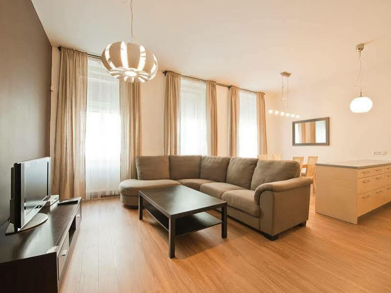 Apart Otel Downtown Kodanska 4*