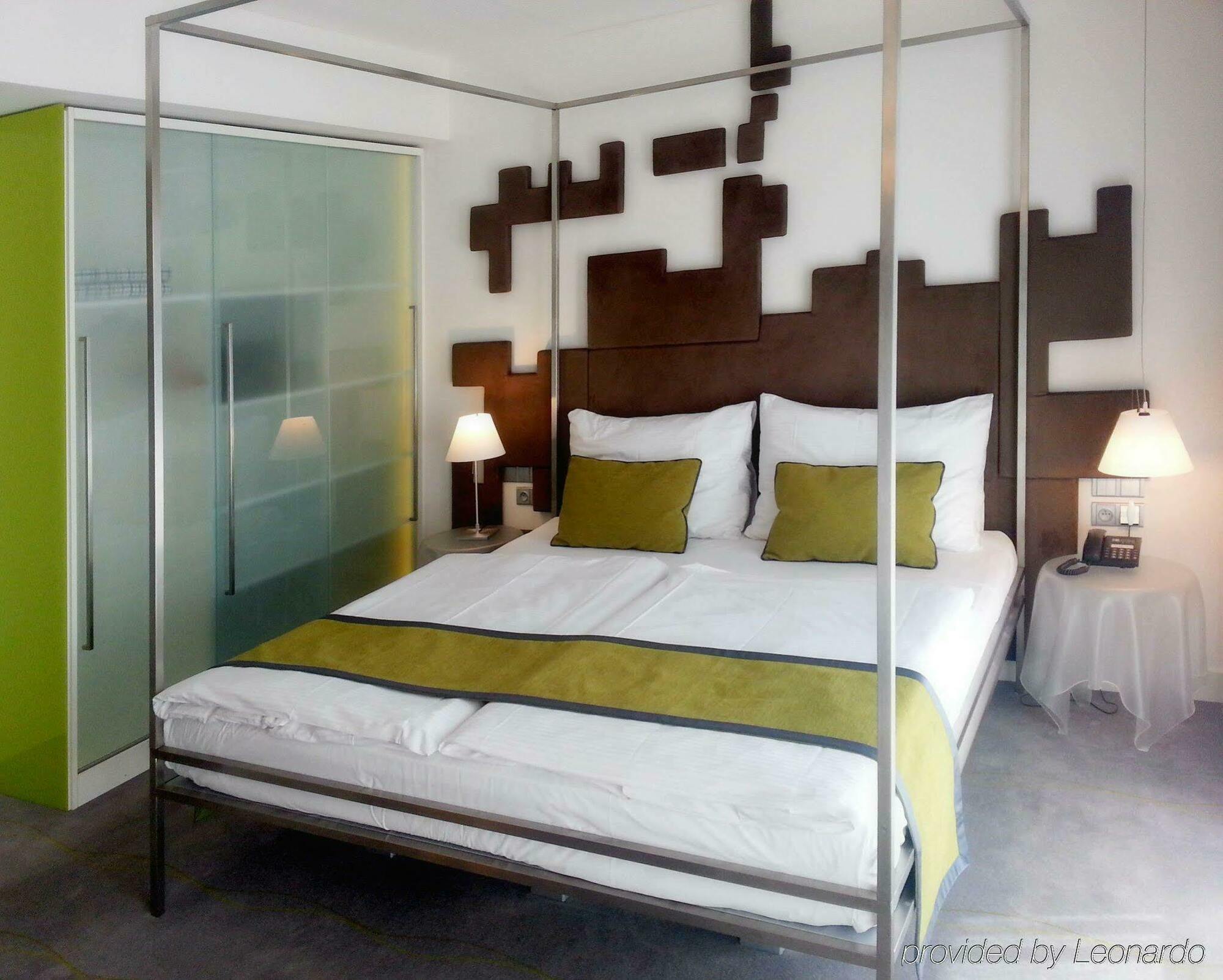 Pure White Hotel 4*