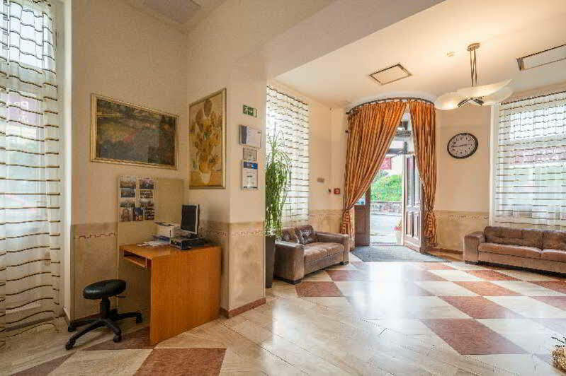 Hotel Centre Plaza 3*