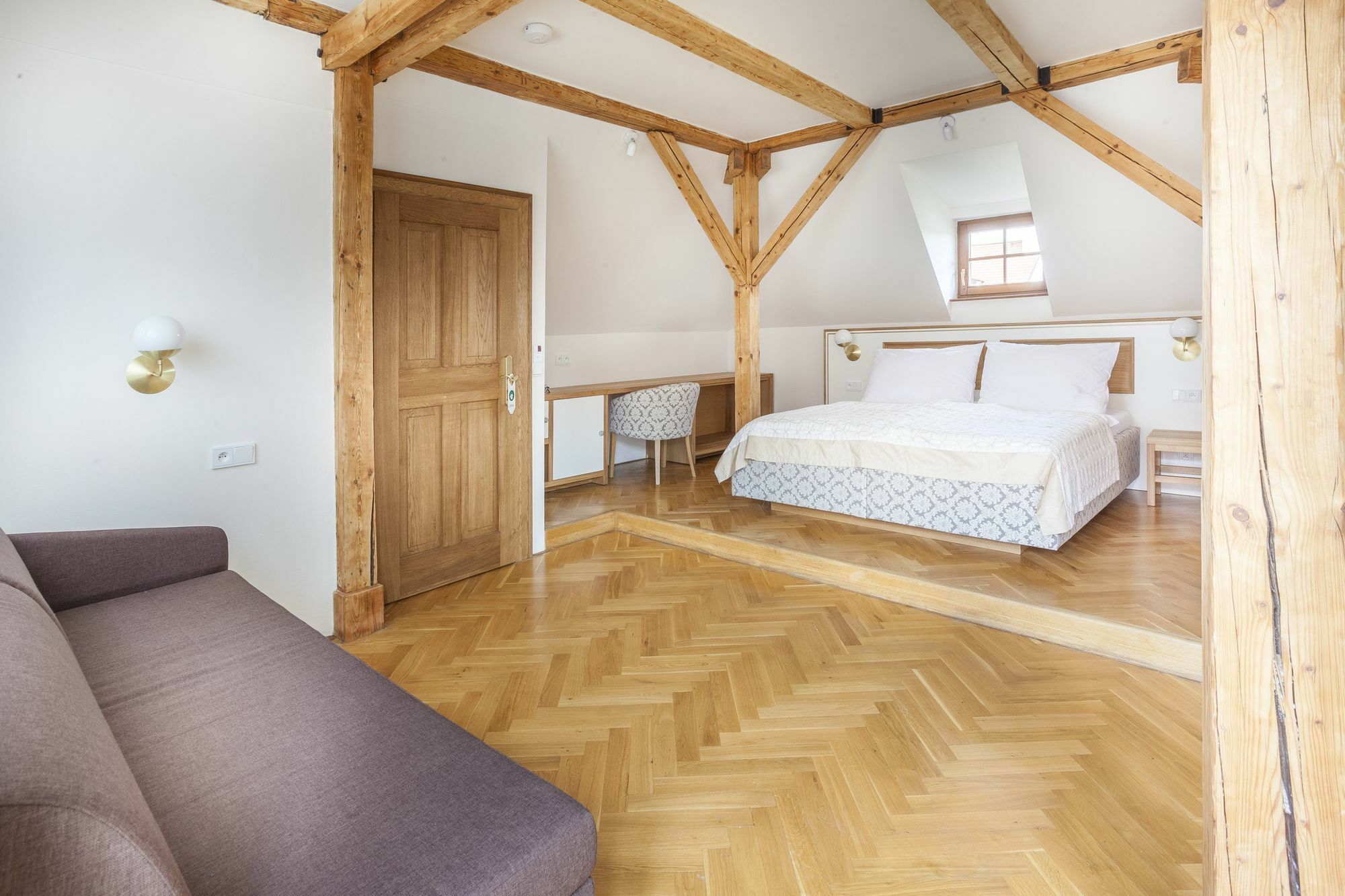 At The Golden Scissors 4* Prague