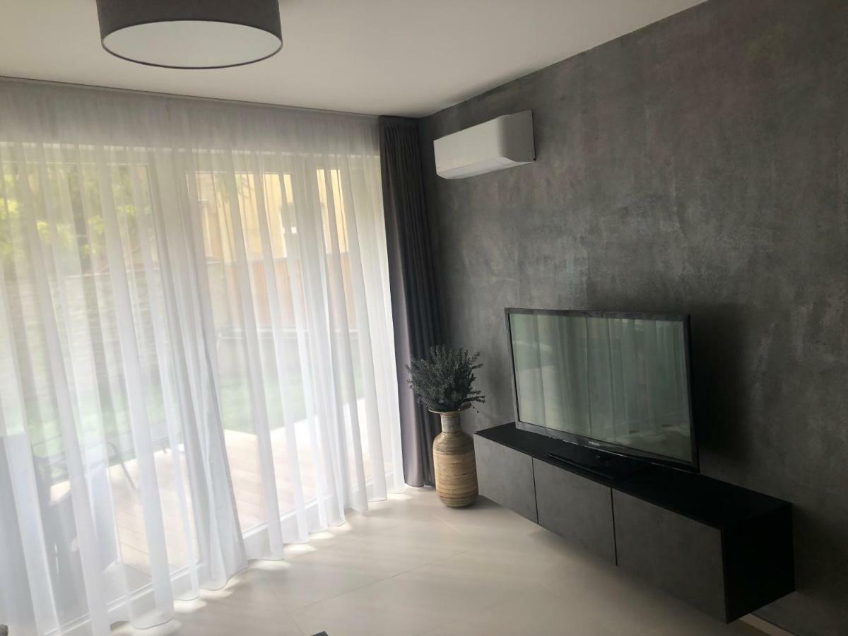 Luxury With Private Garden Apartment Prague