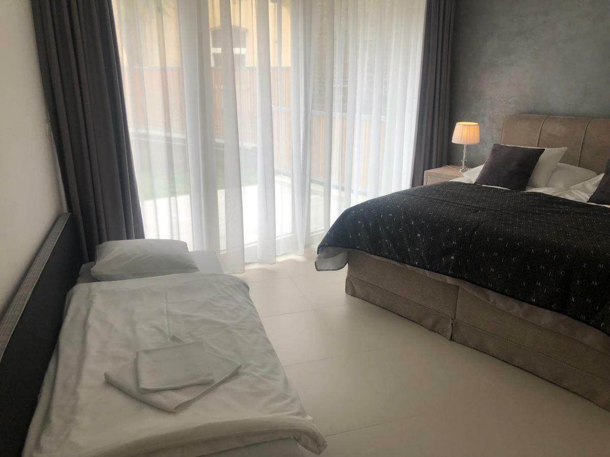 Apartment Luxury With Private Garden Prag