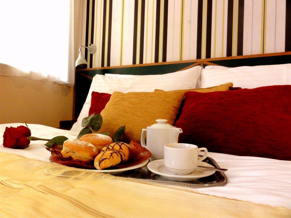 Mala Strana Otel