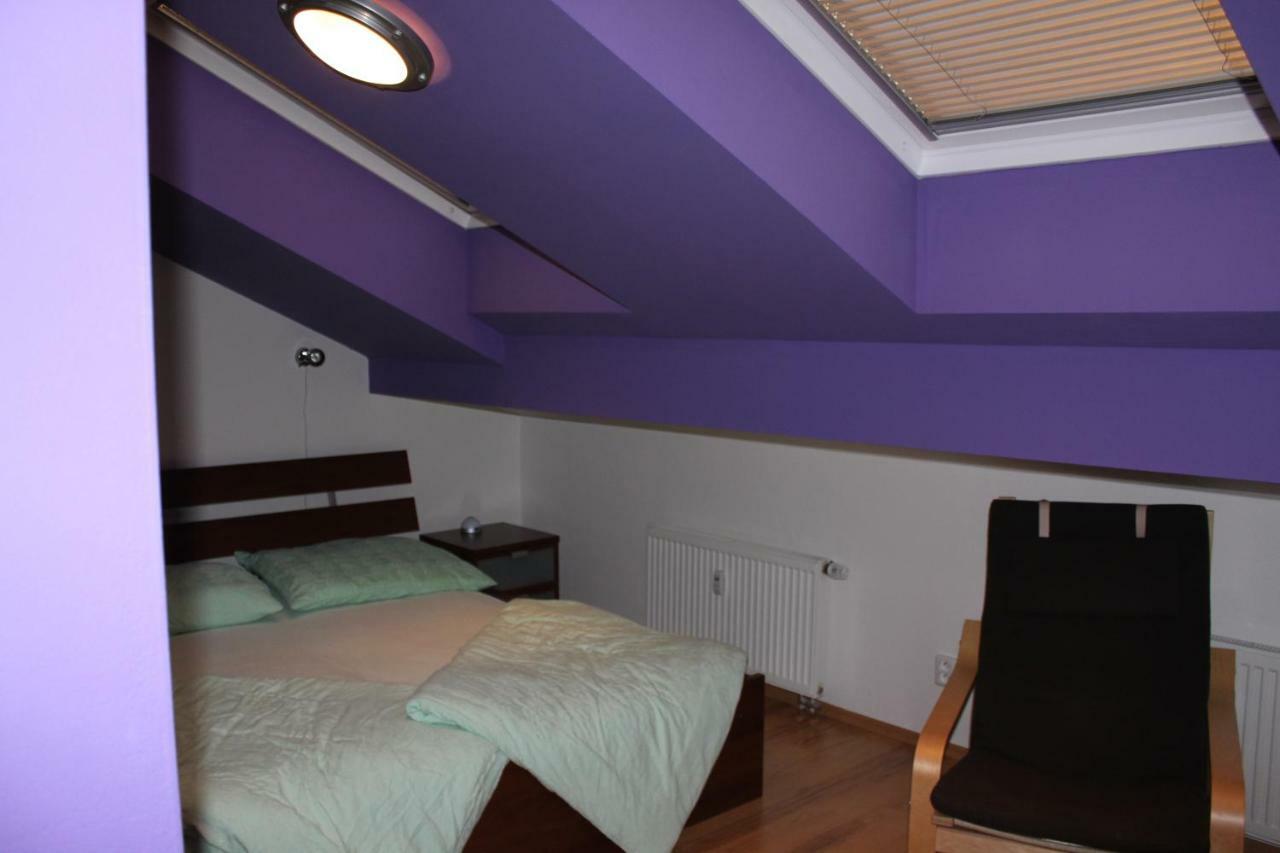 Apartment Sunny Two-story Kyje