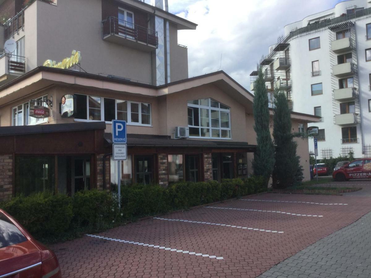Apartment Sunny Two-story Kyje *