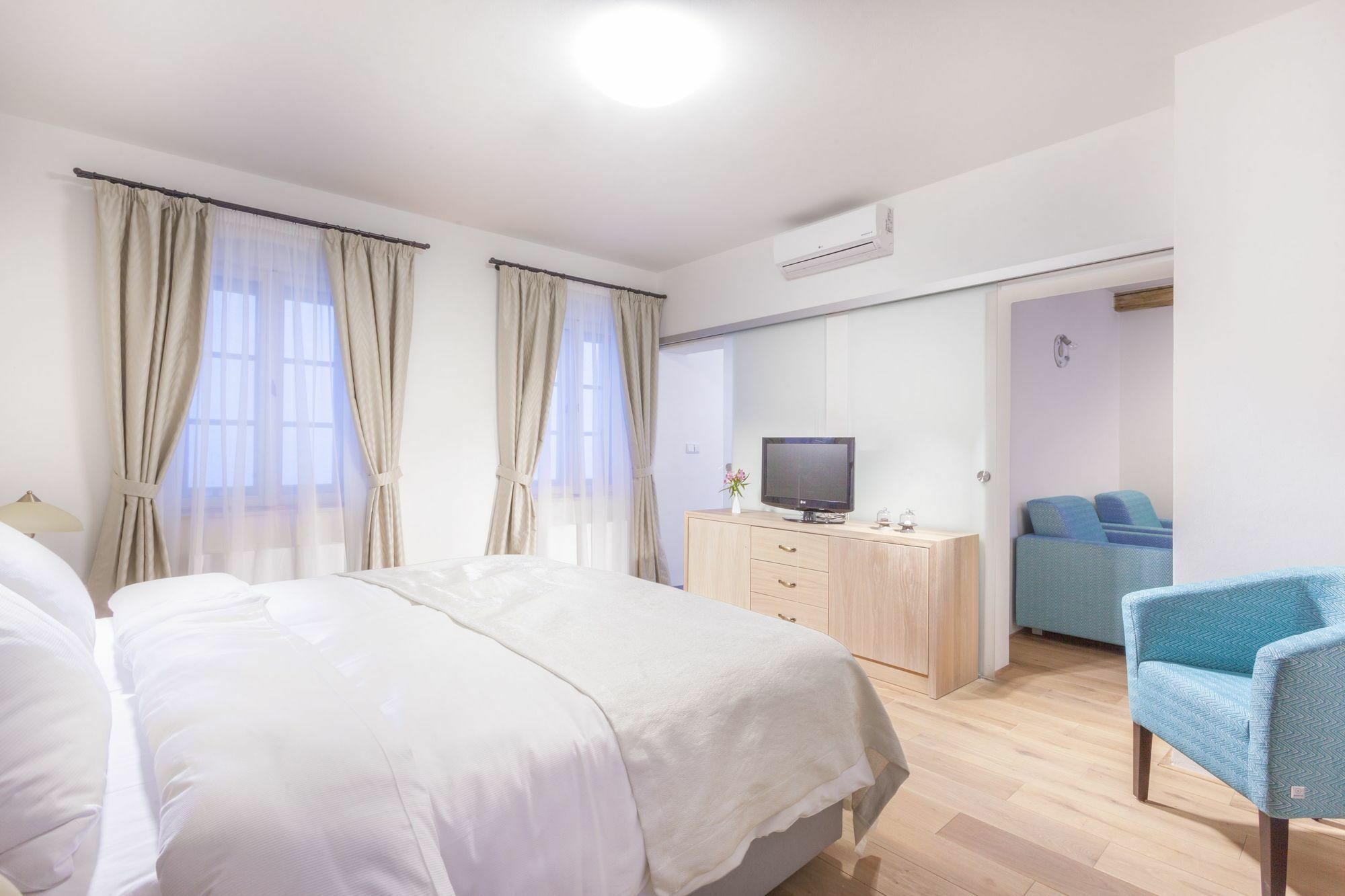 Hotel At The White Lily Prague