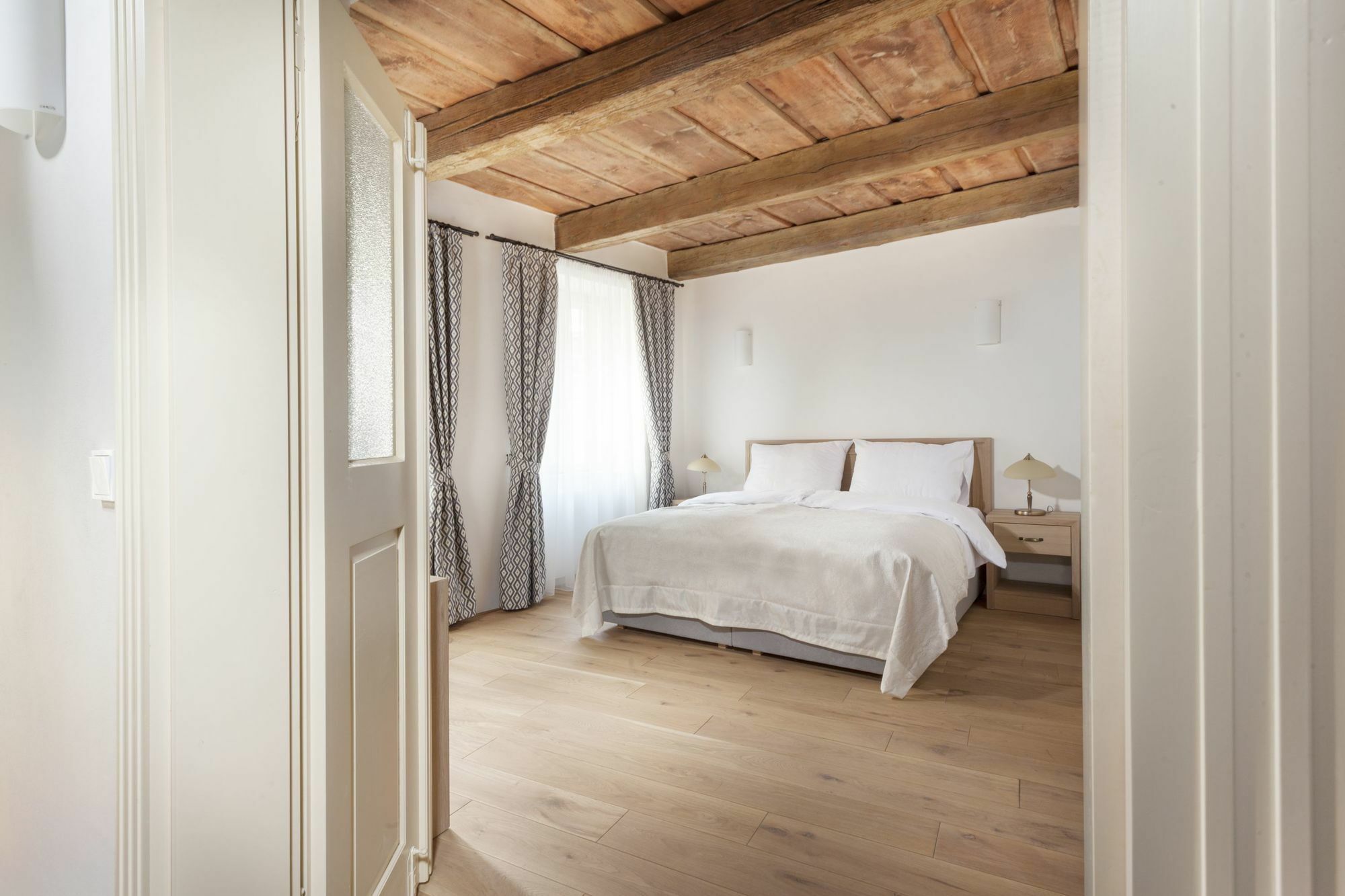 At The White Lily 4*