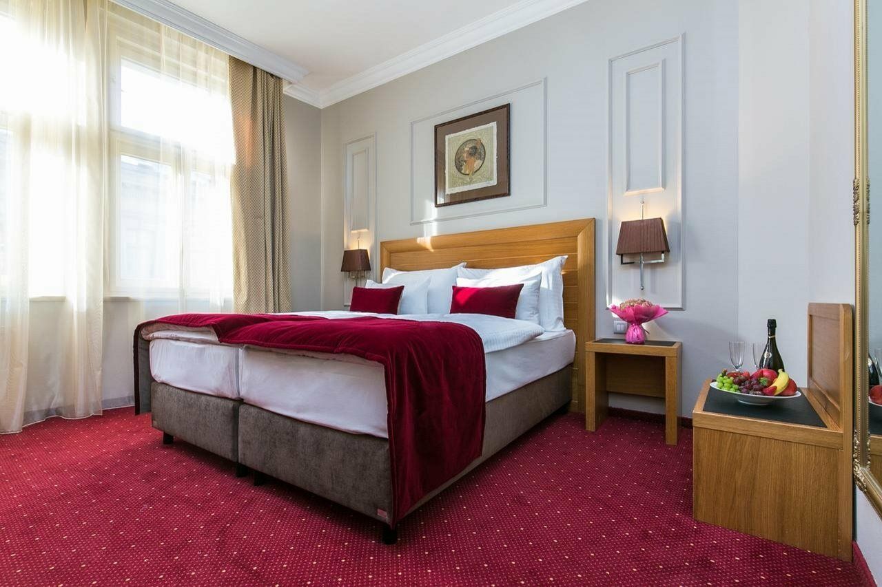 Caruso Old Town 4*
